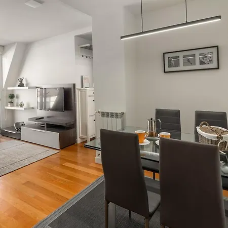Seaside Escape In Gros Full Apt Free Park דירה