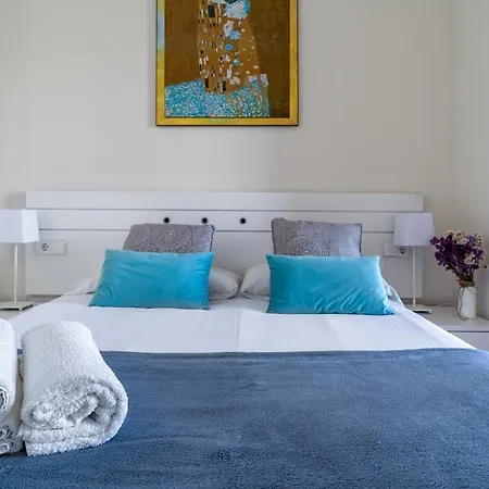 Seaside Escape In Gros Full Apt Free Park * סן סבסטיאן